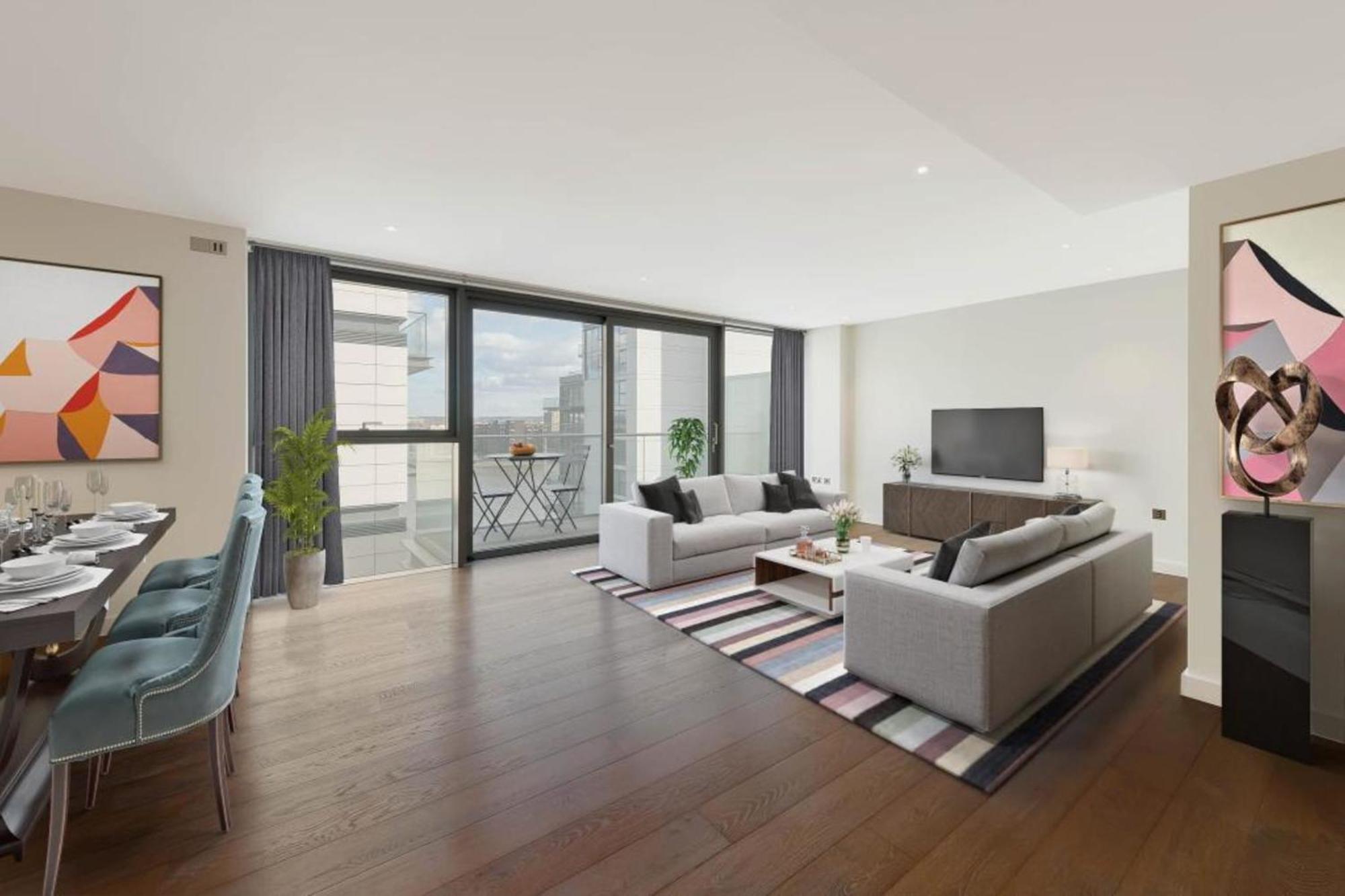 Luxury Waterfront Two Bedroom - 708 Apartment *