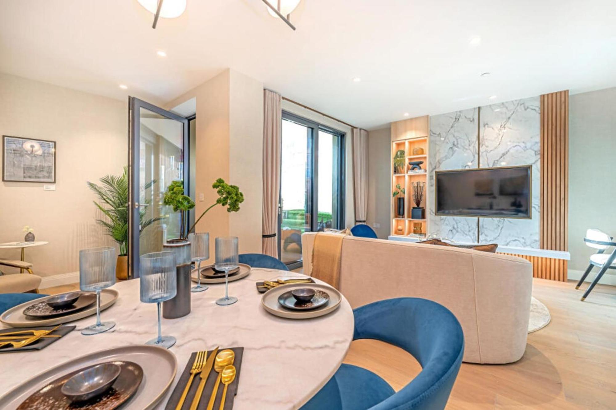 Apartment Luxury Waterfront Two Bedroom - 708